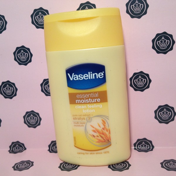 GLossybox Vaseline essential moisture lotion